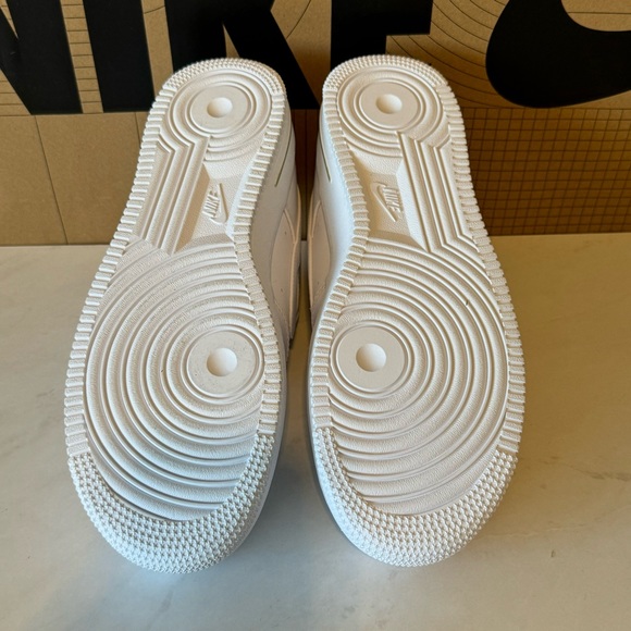 Final Sale!!! 🌺 NIKE 🌺 Nike Air Force 1 '07 SE  👟 - Picture 11 of 14